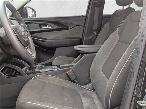 Used 2021 Chevrolet TrailBlazer LS FWD image 9