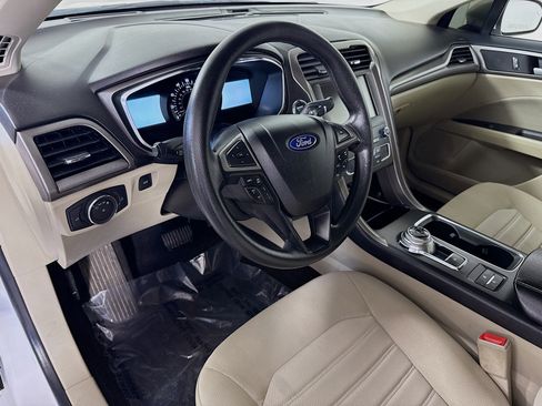 Used 2020 Ford Fusion SE image 23