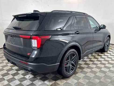 Certified 2025 Ford Explorer ST AWD/4WD image 3