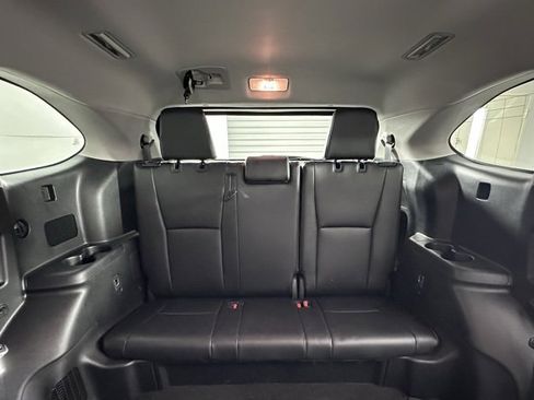 Used 2024 Toyota Highlander XLE image 27