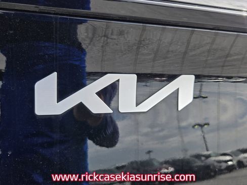 Used 2024 Kia Sportage EX FWD image 8