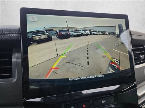 Used 2024 Ford Expedition Max XLT image 11