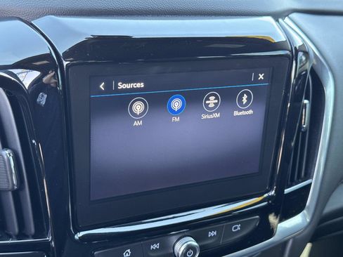 Used 2023 Chevrolet Traverse RS FWD image 15