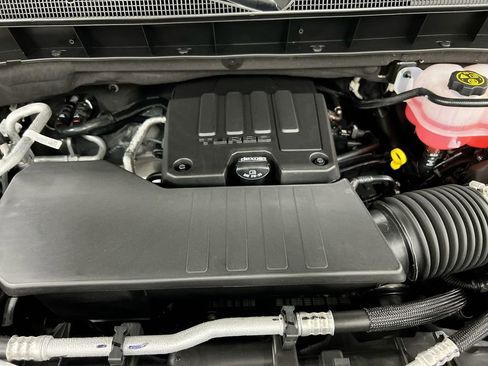 Used 2023 Chevrolet Silverado 1500 Custom w/ 2.7L Blackout Package AWD/4WD image 23