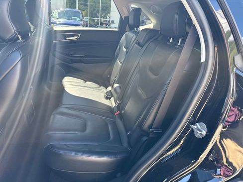 Used 2019 Ford Edge Titanium w/ Equipment Group 301A AWD/4WD image 12