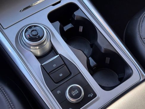 Used 2023 Ford Explorer XLT w/ Equipment Group 202A image 18