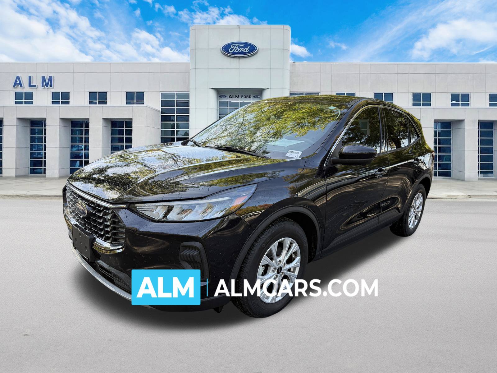 Used 2023 Ford Escape Active w/ Tech Pack #2 FWD image 1