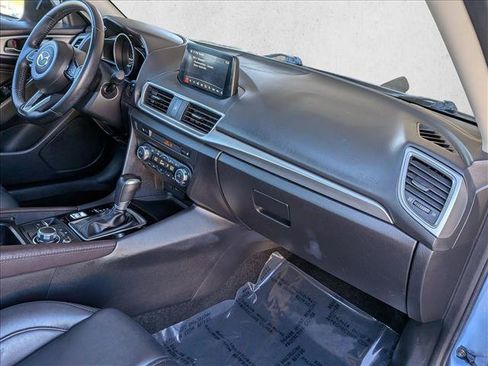 Used 2018 MAZDA MAZDA3 Touring FWD image 21