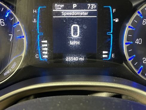Used 2017 Chrysler Pacifica LX FWD image 21