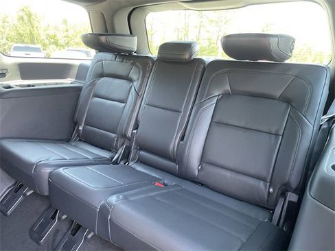 New 2025 Lincoln Navigator Reserve w/ Jet Appearance Package image 17