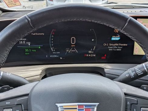 Used 2025 Cadillac XT4 Premium Luxury FWD image 21