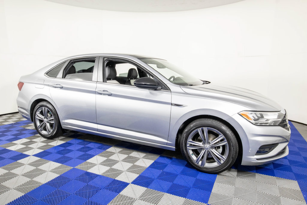 Used 2020 Volkswagen Jetta R-Line FWD image 4