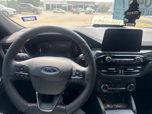 Used 2024 Ford Escape ST-Line w/ Equipment Group 301A FWD image 11
