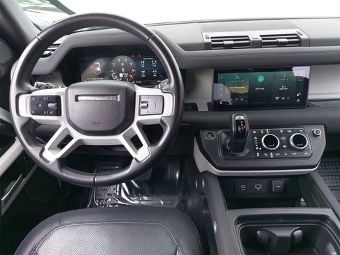 Used 2023 Land Rover Defender 110 X-Dynamic SE image 17