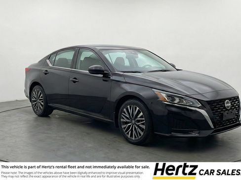 Used 2025 Nissan Altima 2.5 SV FWD image 1