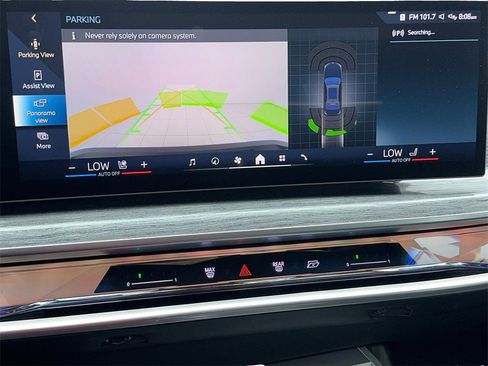 Used 2025 BMW 740i image 28