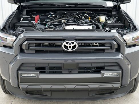 Used 2025 Toyota 4Runner SR5 image 8