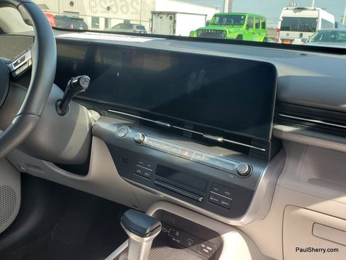 Used 2024 Hyundai Kona SEL AWD/4WD image 8
