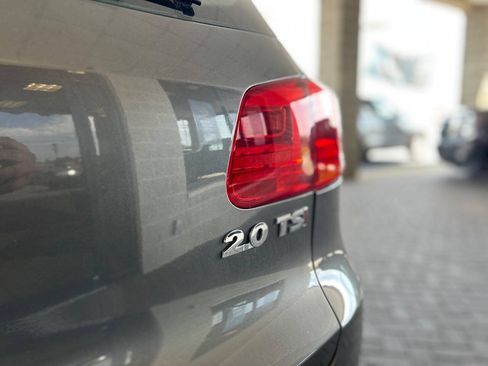 Used 2015 Volkswagen Tiguan SE FWD image 16