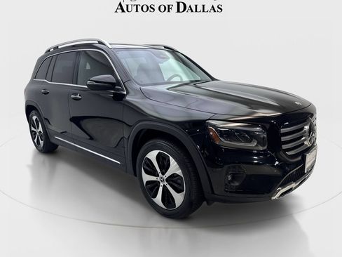 Used 2025 Mercedes-Benz GLB 250 4MATIC image 4