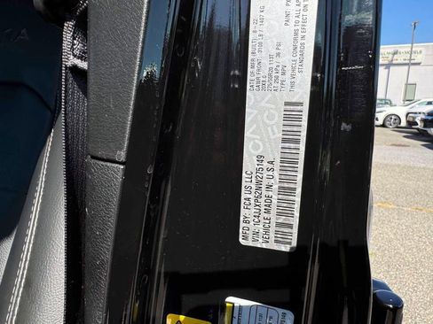 Used 2022 Jeep Wrangler Unlimited Sahara w/ Cold Weather Group image 16