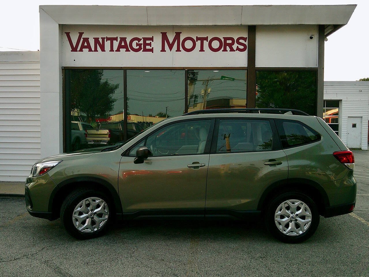 Used 2021 Subaru Forester AWD/4WD image 8