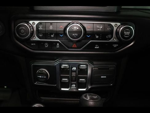 Used 2022 Jeep Wrangler Unlimited Sport AWD/4WD image 12