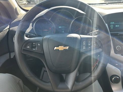 Used 2015 Chevrolet Cruze LT image 11