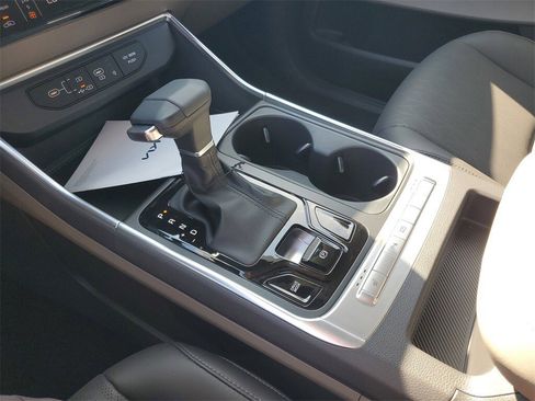 New 2026 Kia Carnival EX image 18