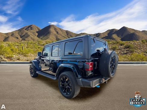 Used 2023 Jeep Wrangler Unlimited Sahara w/ Cold Weather Group AWD/4WD image 3