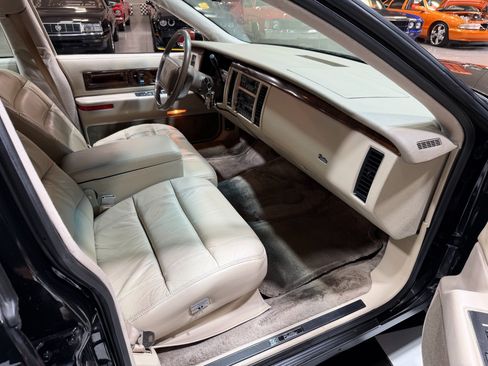 Used 1995 Cadillac Fleetwood Brougham RWD image 39
