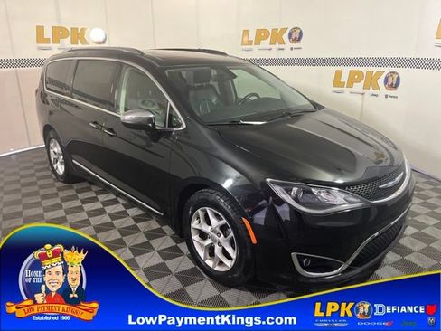 Used 2020 Chrysler Pacifica Limited FWD image 1