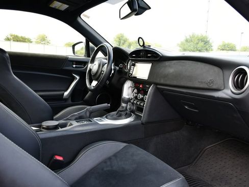 Used 2019 Toyota 86 RWD image 31