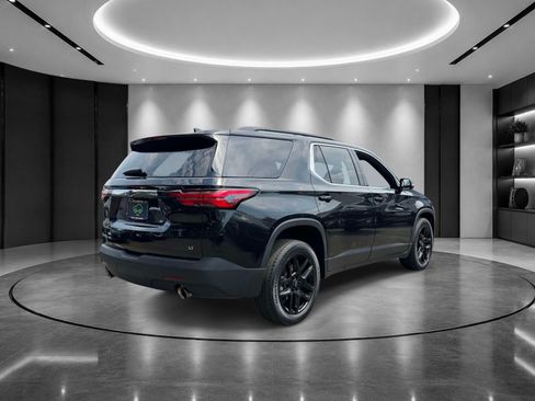 Certified 2022 Chevrolet Traverse LT w/ LPO, Black Accent Package AWD/4WD image 5