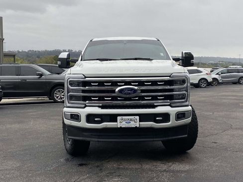 Used 2024 Ford F250 Platinum image 11