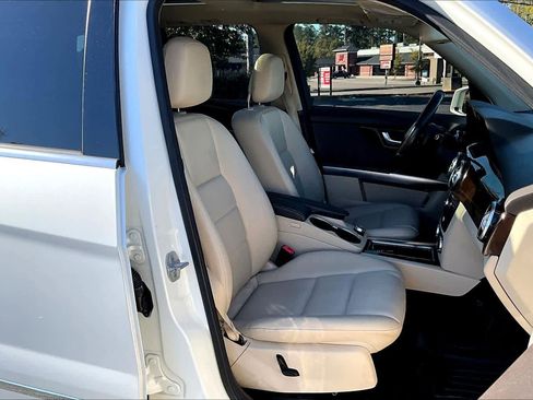 Used 2015 Mercedes-Benz GLK 350 4MATIC image 8
