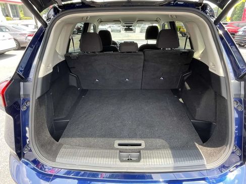 Used 2024 Nissan Rogue SV AWD/4WD image 9