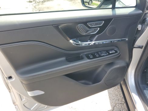 Certified 2024 Lincoln Corsair AWD w/ Equipment Group 101A image 10