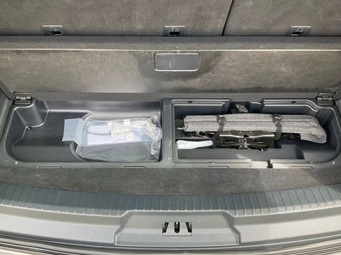 Used 2024 Ford Expedition XLT RWD image 18