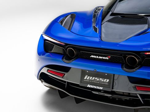 Used 2018 McLaren 720S Performance RWD image 33