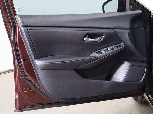 Used 2021 Nissan Sentra SV FWD image 18