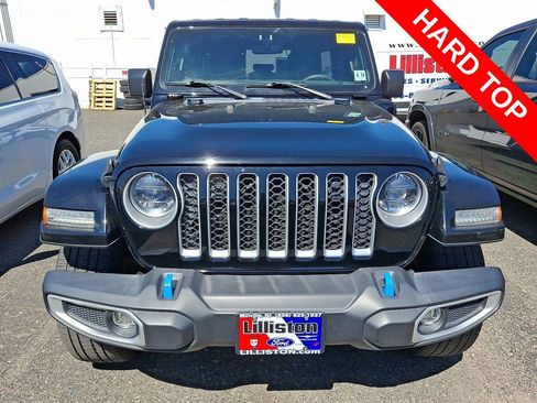Used 2023 Jeep Wrangler Unlimited Sahara AWD/4WD image 2