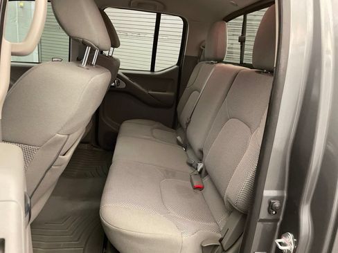 Used 2021 Nissan Frontier SV w/ Midnight Edition Floor Mats AWD/4WD image 21