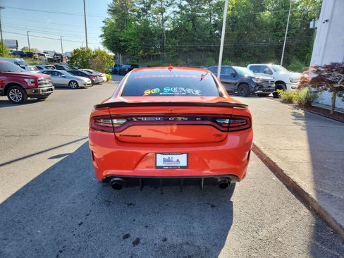 Used 2018 Dodge Charger R/T Scat Pack w/ Beats Audio Group RWD image 4