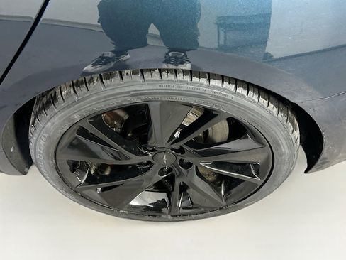 Used 2022 Genesis G70 3.3T w/ Sport Prestige Package image 32