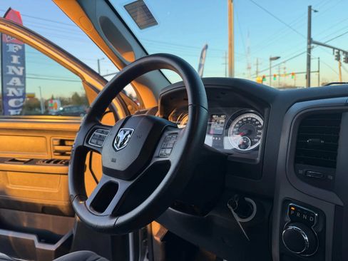 Used 2016 RAM 1500 Express AWD/4WD image 24