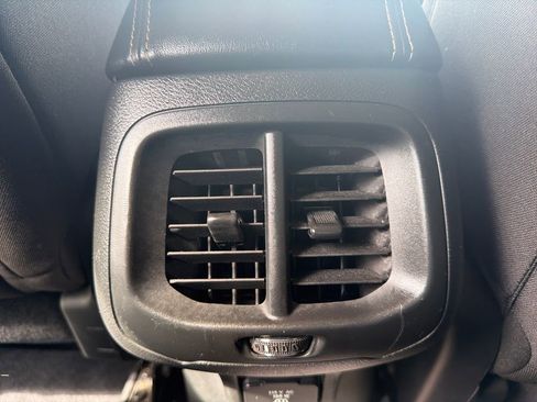 Used 2018 Jeep Cherokee Latitude image 23