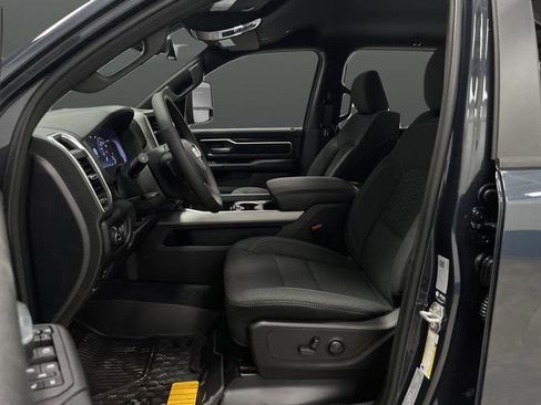 New 2026 RAM 1500 4x4 Crew Cab image 4