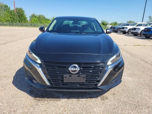 Used 2024 Nissan Altima 2.5 SV FWD image 18