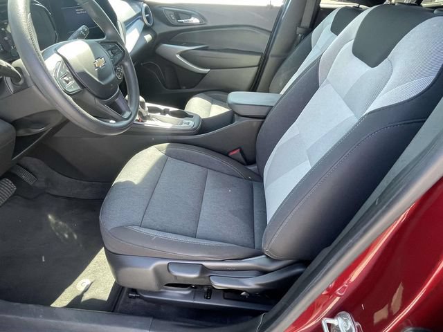 Used 2024 Chevrolet Trax LS w/ LS Convenience Package FWD image 13